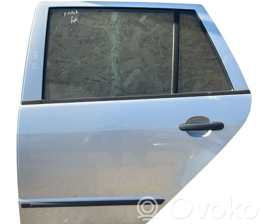 Skoda Fabia Mk1 (6Y) Puerta trasera 