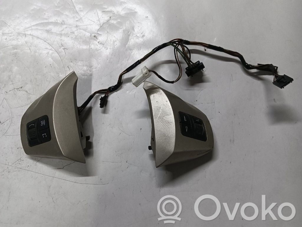 Opel Corsa D Butoane/comutatoare pe volan 