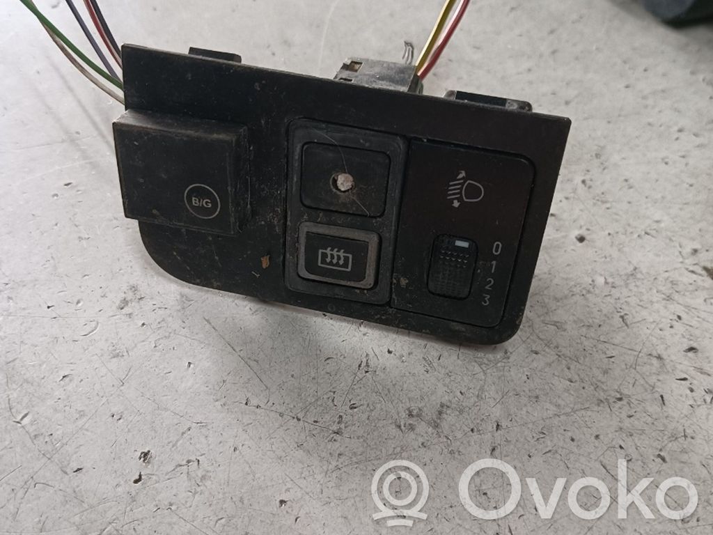 Headlight level height control switch