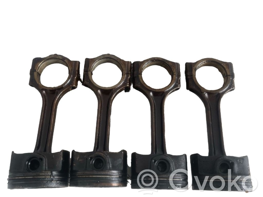 Piston avec bielle