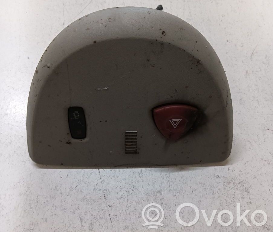 Botón interruptor de luz de peligro   252904889R