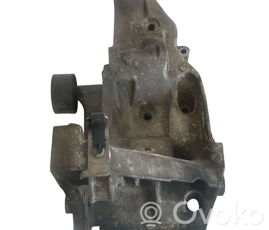 BMW 7 F01 F02 F03 F04 Supporto del generatore/alternatore 
