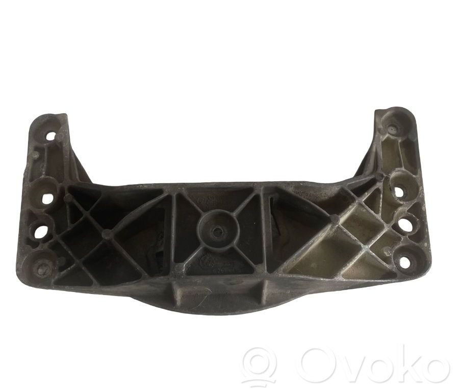 Soporte de montaje de la caja de cambios   676110602
