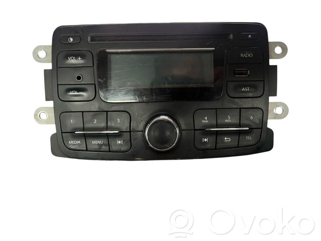 Dacia Duster Panel / Radioodtwarzacz CD/DVD/GPS 