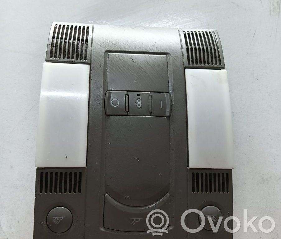 Éclairage lumière plafonnier avant   4E0907135A