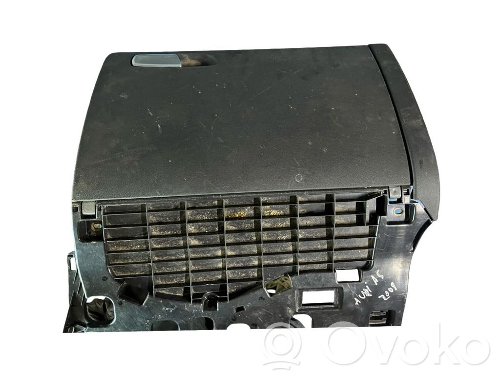 Guantera   8K1857035
