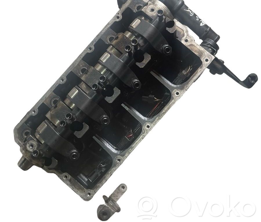 Culata del motor   038103373R