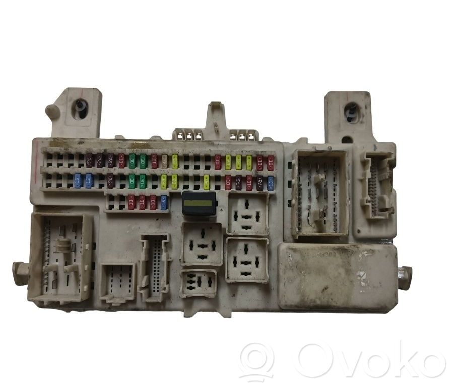 Mazda MPV Fuse module 