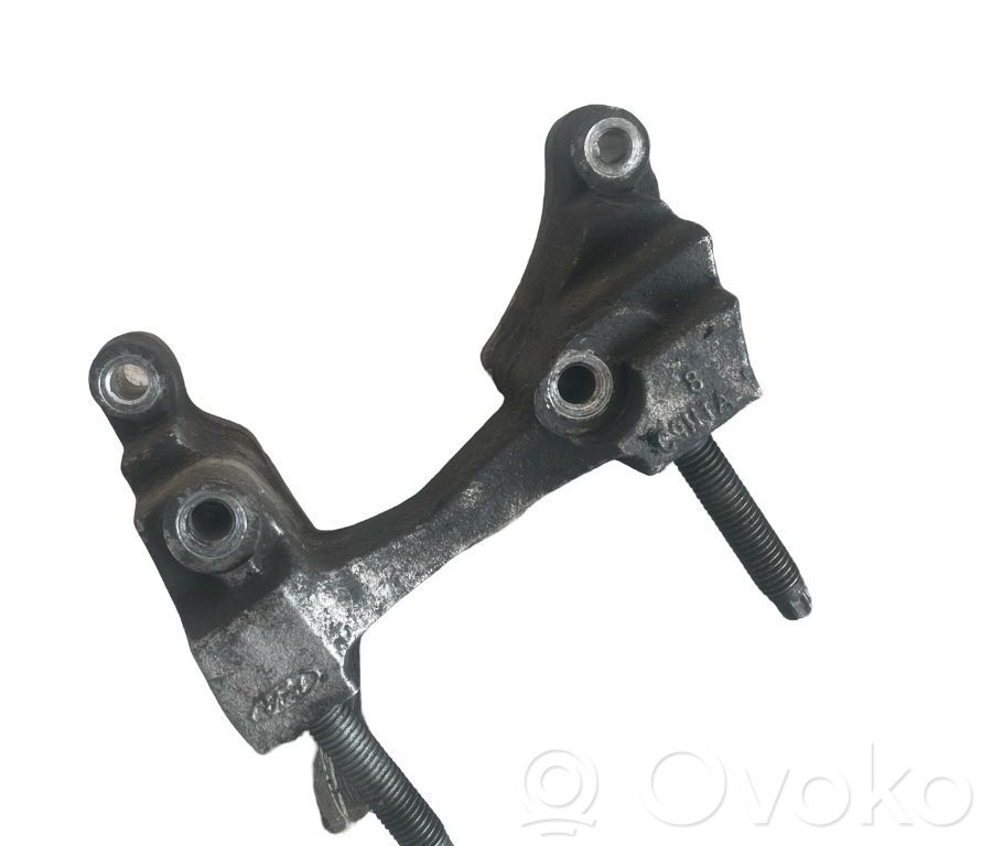 Ford Focus Engine mounting bracket 