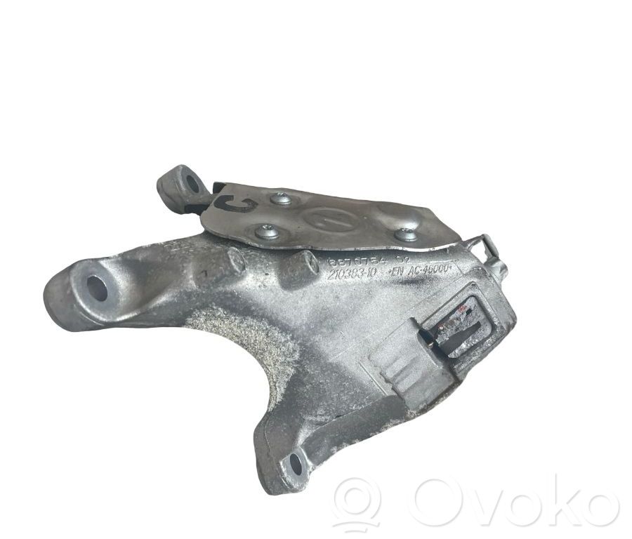 Engine mounting bracket   6870754
