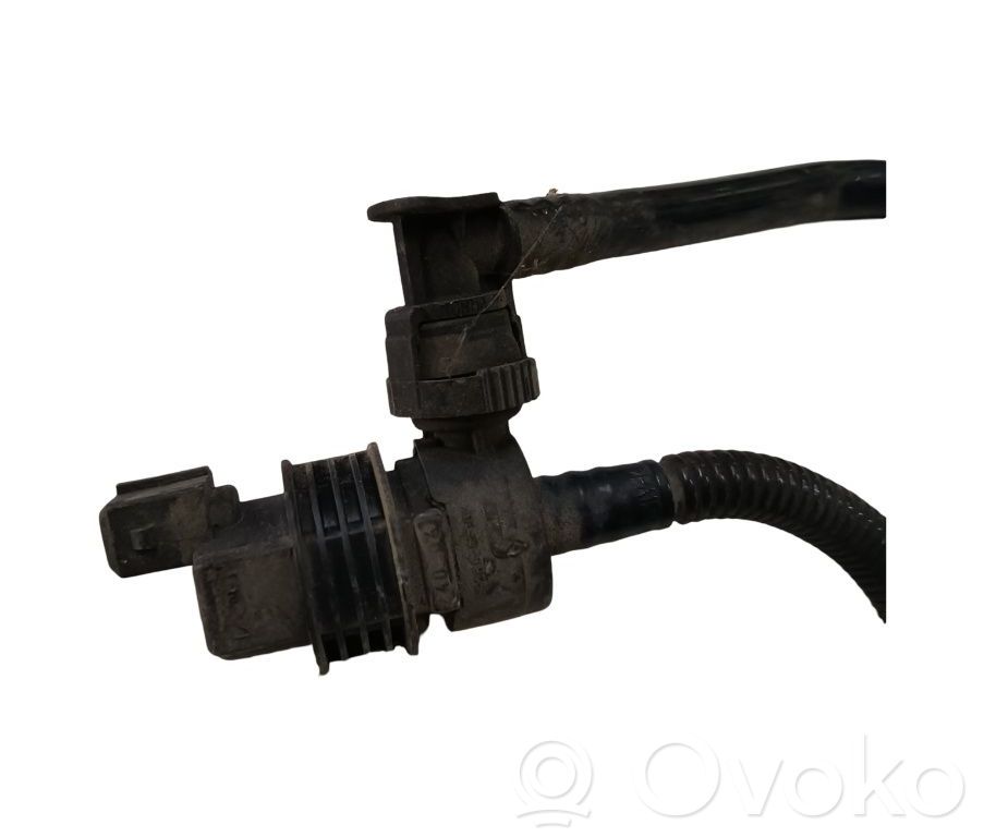 Soupape de ventilation, réservoir de carburant   7512581