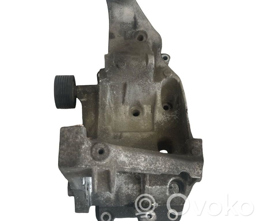 Halterung Lichtmaschine   780263902