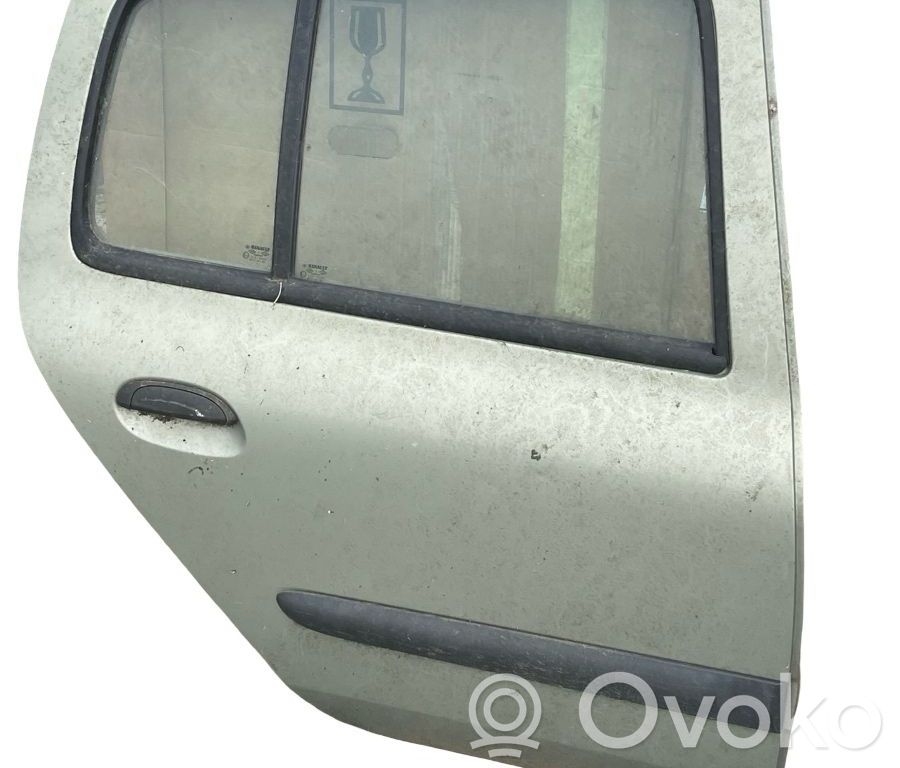 Renault Clio III Puerta trasera 