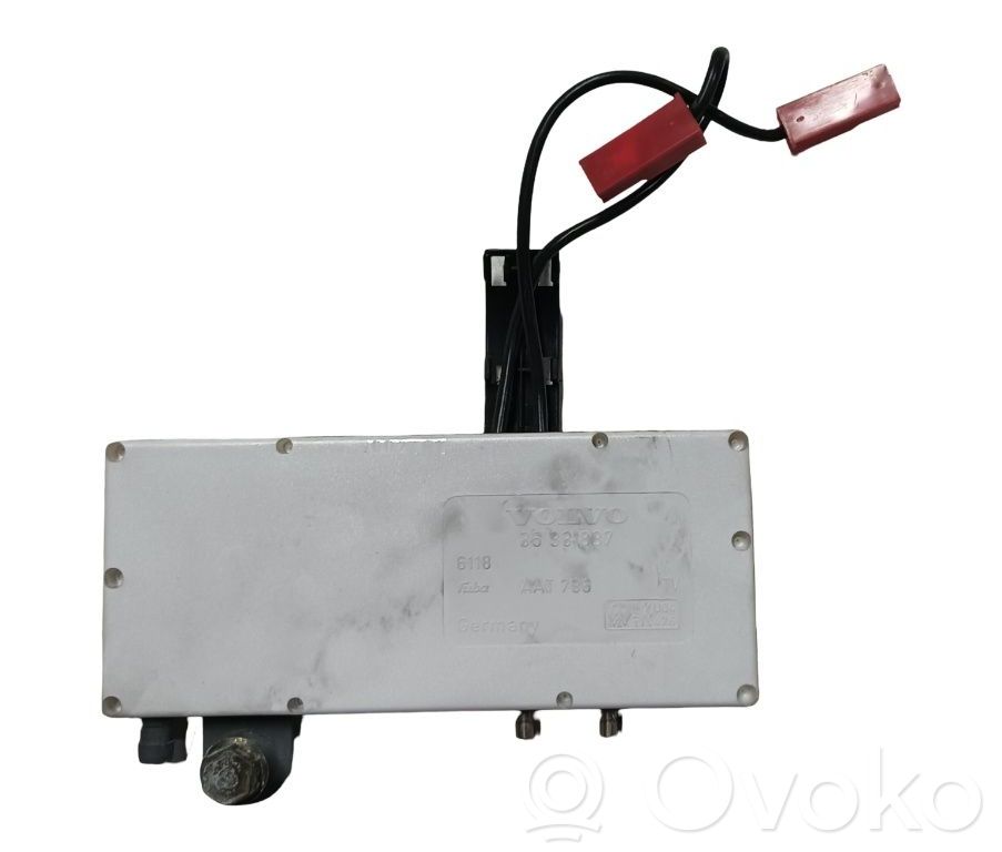 Aerial antenna amplifier   3533837