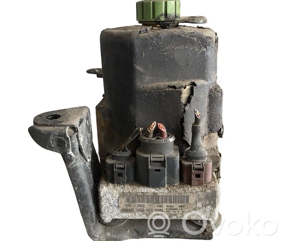 Volkswagen Polo IV 9N3 Pompa wspomagania 