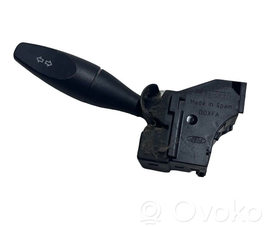 Suuntavilkun vipu   4M5T13335BD