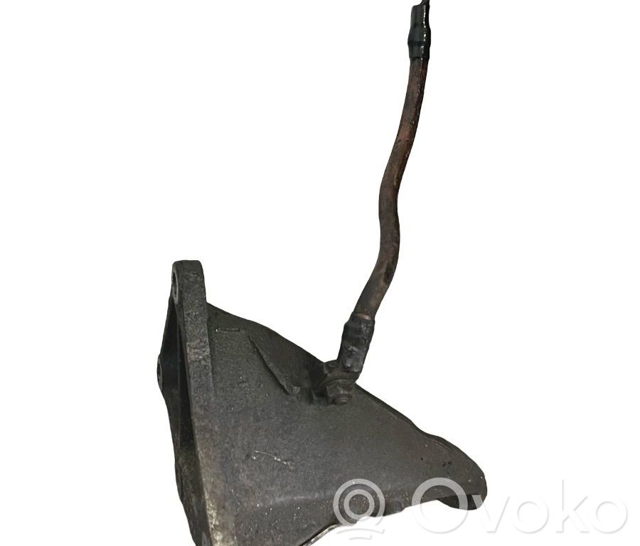 Engine mount bracket   6753296