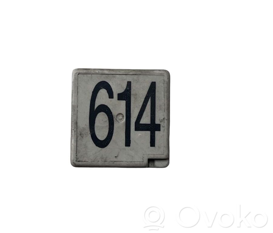 Otros relés   8E0951253