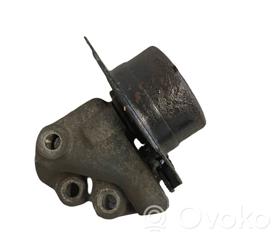 Engine mount bracket