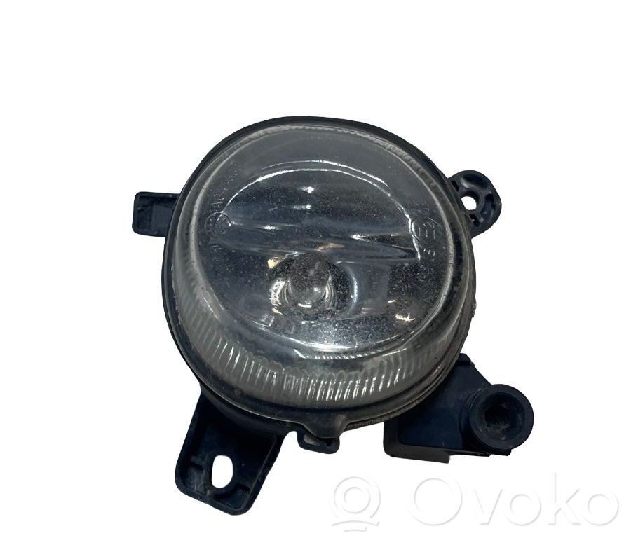 Feu antibrouillard avant   8T0941699