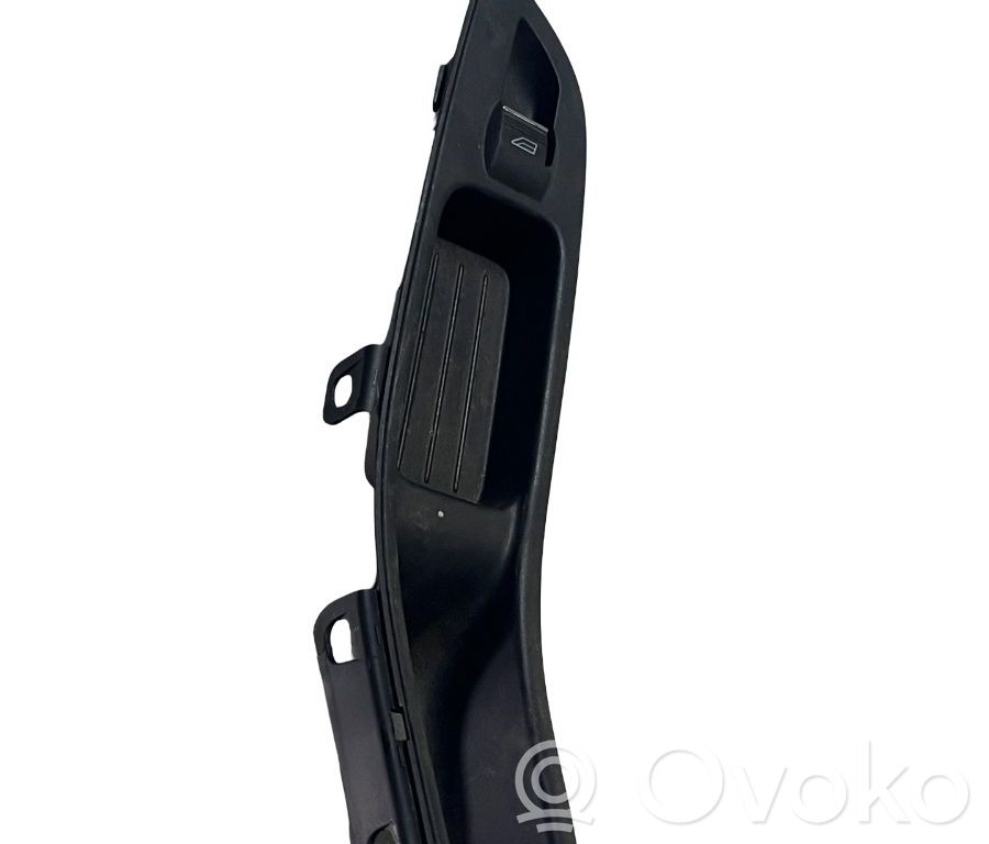 Interrupteur commade lève-vitre   BM51A240A40