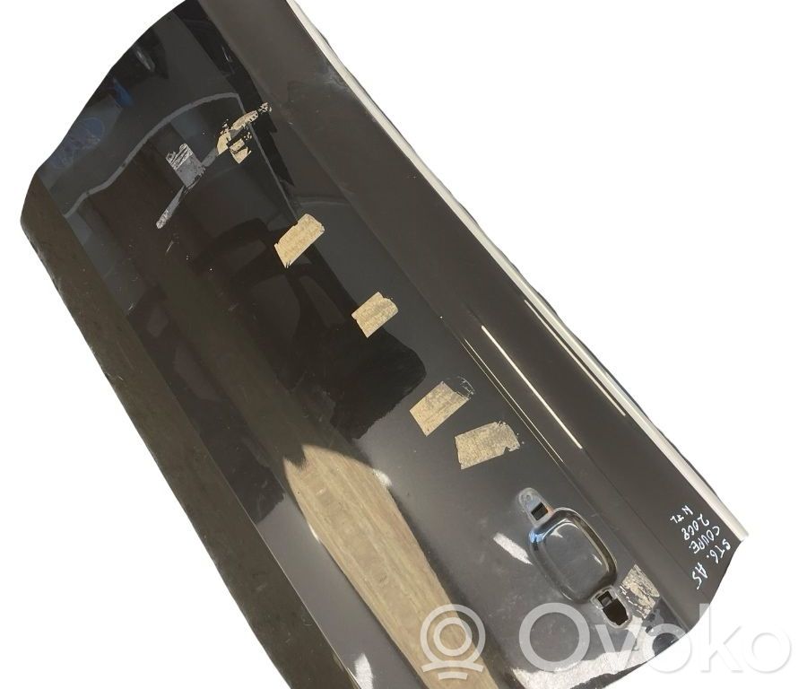 Puerta delantera   8T0831051C