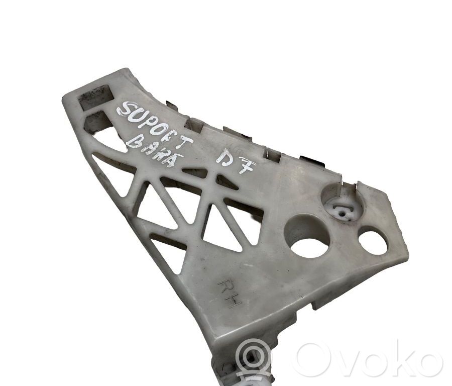 Mazda 5 Front bumper mounting bracket 