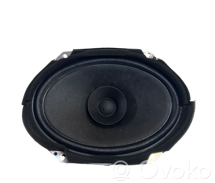Altavoz de la puerta delantera   C23566960