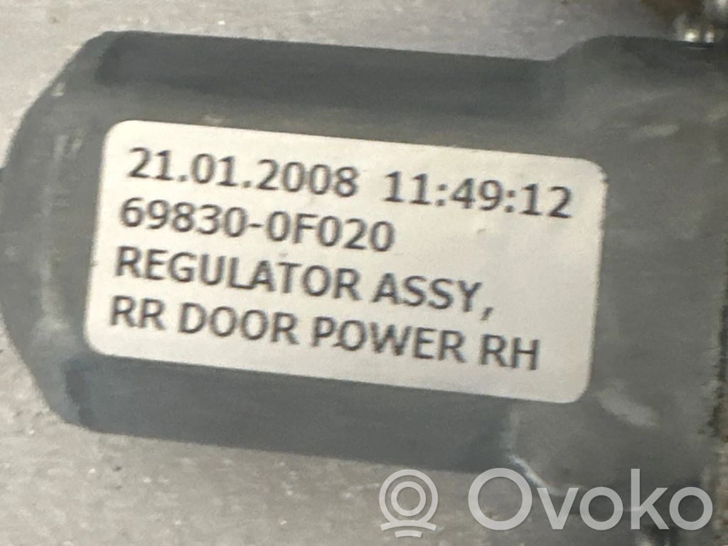 Toyota Corolla Verso AR10 Elektryczny podnośnik szyby drzwi tylnych 