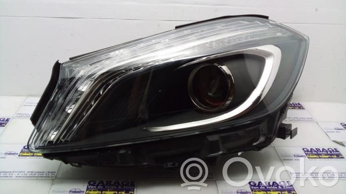 Mercedes-Benz A W176 Lampa przednia 