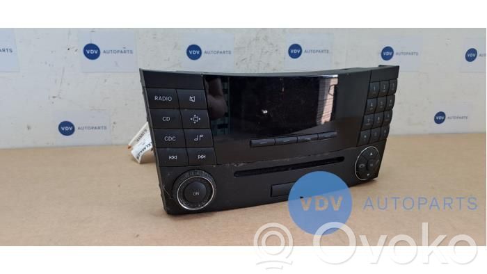 Mercedes-Benz E W211 Panel / Radioodtwarzacz CD/DVD/GPS 