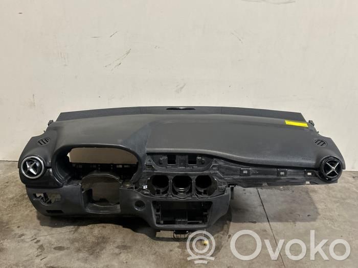Mercedes-Benz B W246 W242 Deska rozdzielcza 