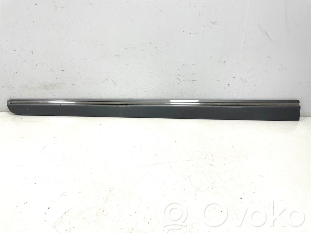 Mercedes-Benz B W245 Listwa drzwi przednich 
