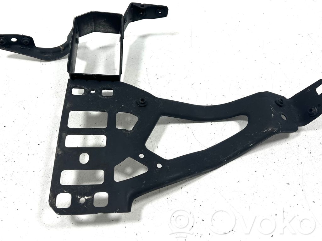 BMW 5 E60 E61 Šoninė dalis radiatorių panelės (televizoriaus) 
