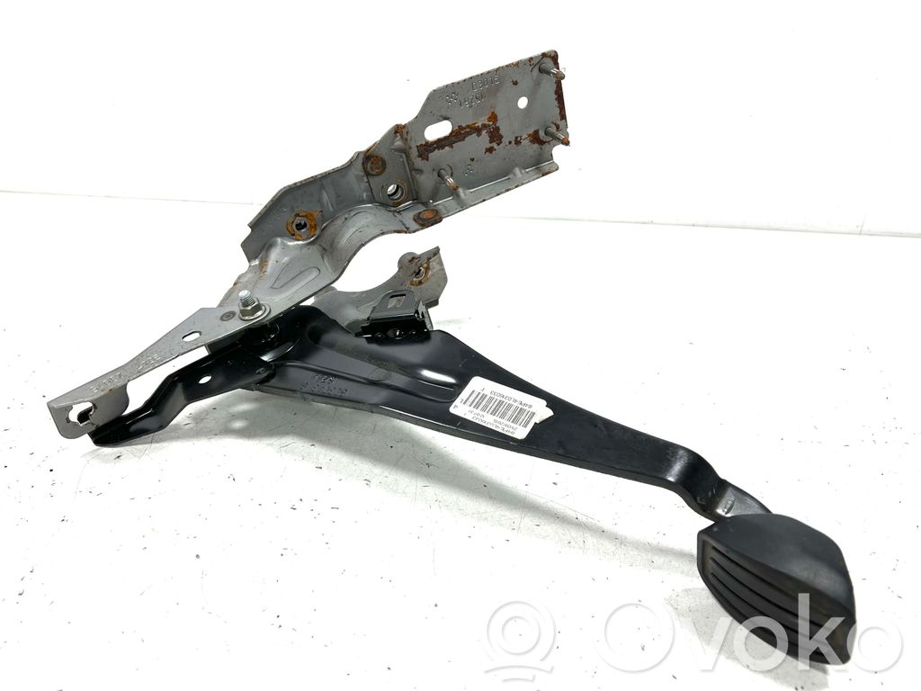 Peugeot 308 Brake pedal 