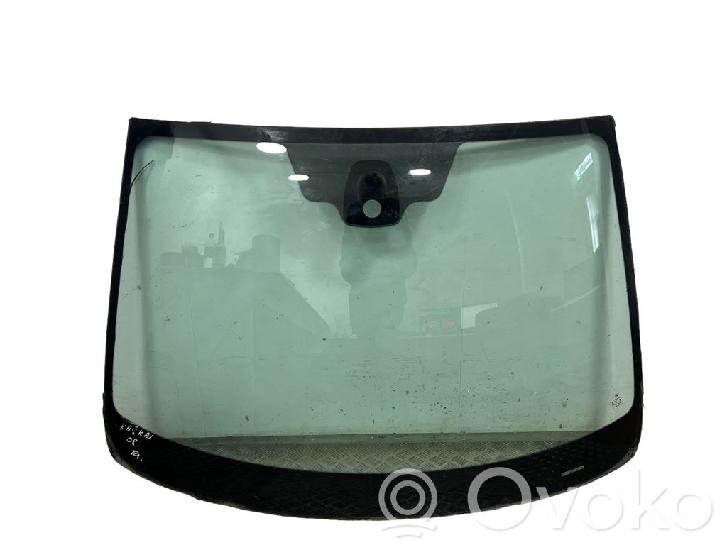 Nissan Qashqai Front windscreen/windshield window 