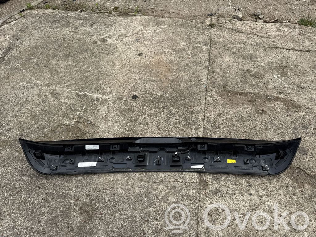 Chrysler Pacifica Tailgate/trunk spoiler 