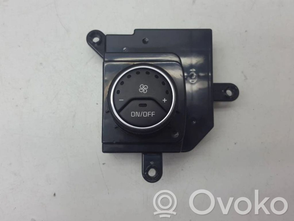 KIA Sorento Climate control/heater control trim 