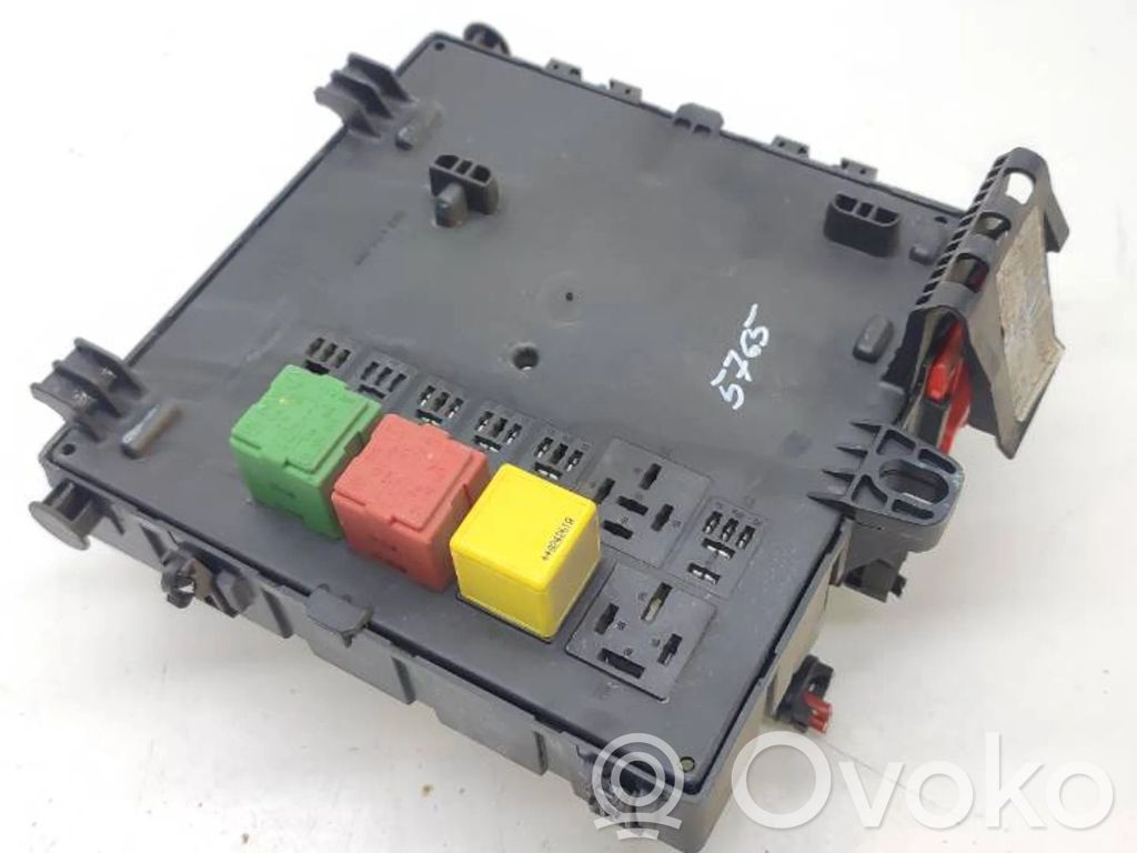 Opel Vectra C Juego de caja de fusibles 
