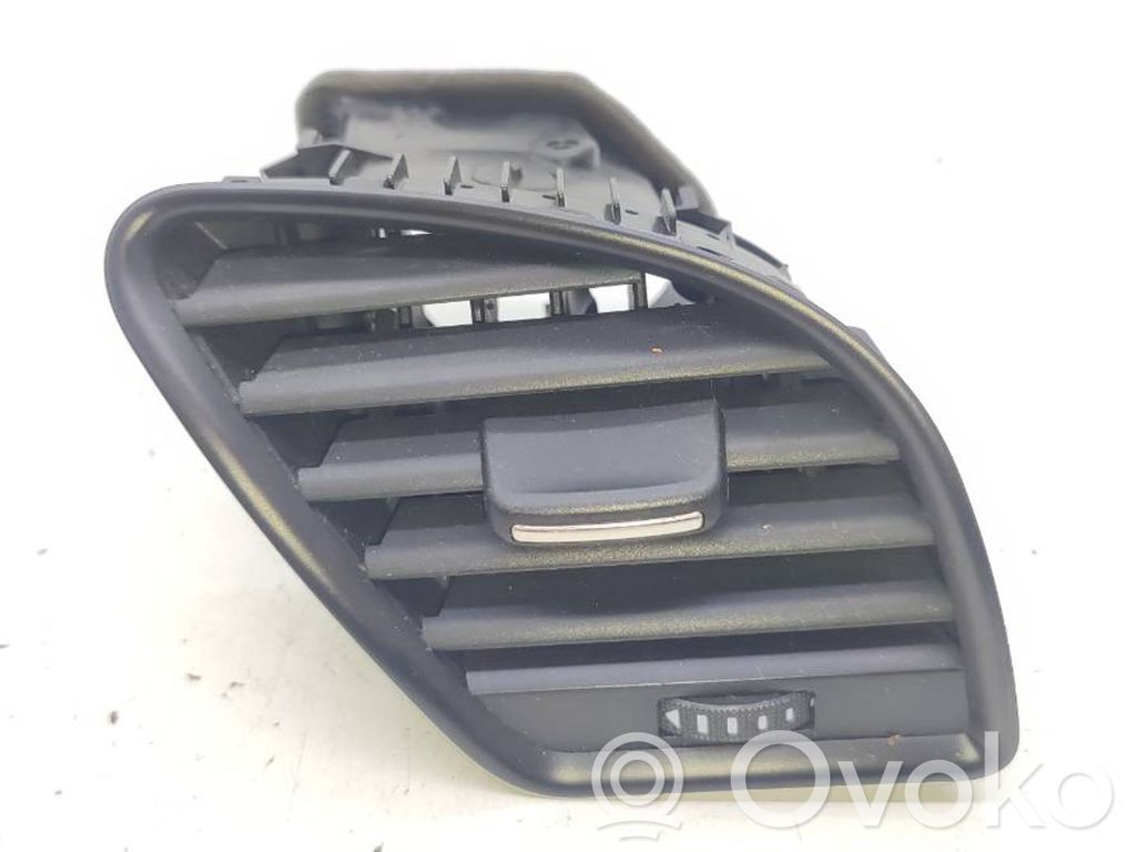 Audi A4 S4 B8 8K Dysze / Kratki środkowego nawiewu deski rozdzielczej 
