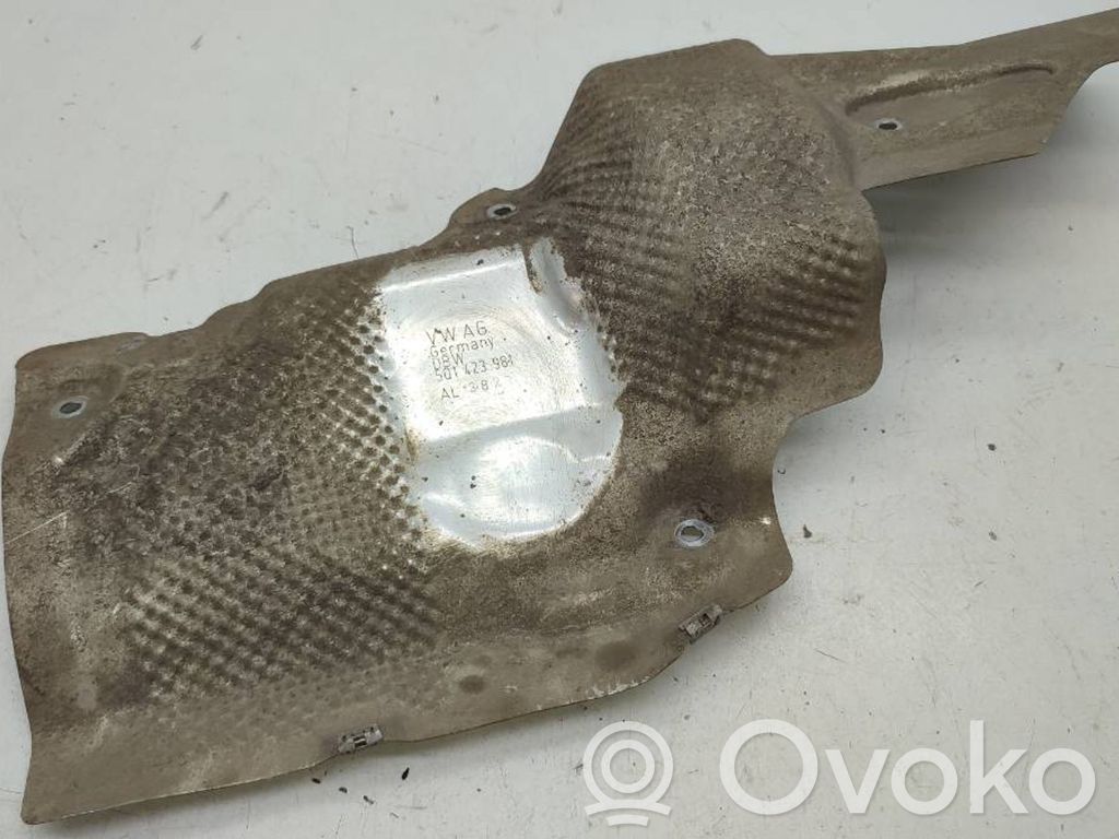 Volkswagen Tiguan Pakokaasulämmön lämpökilpi 