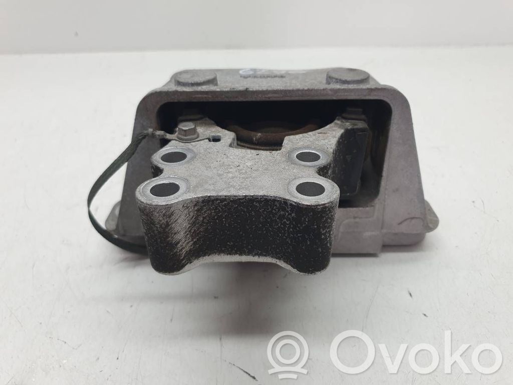 Volvo XC40 Engine mounting bracket 