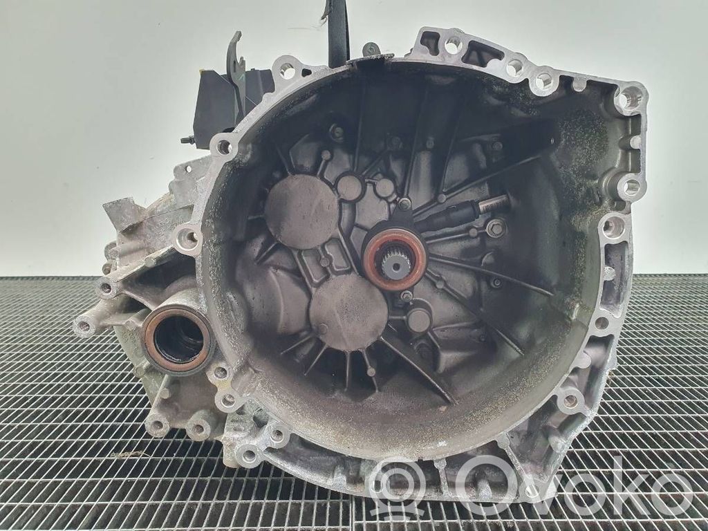 Volvo XC40 Manualna 5-biegowa skrzynia biegów 