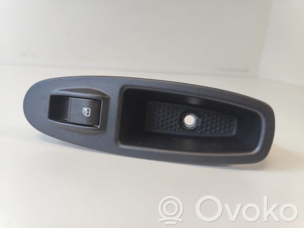 Lancia Ypsilon Electric window control switch 