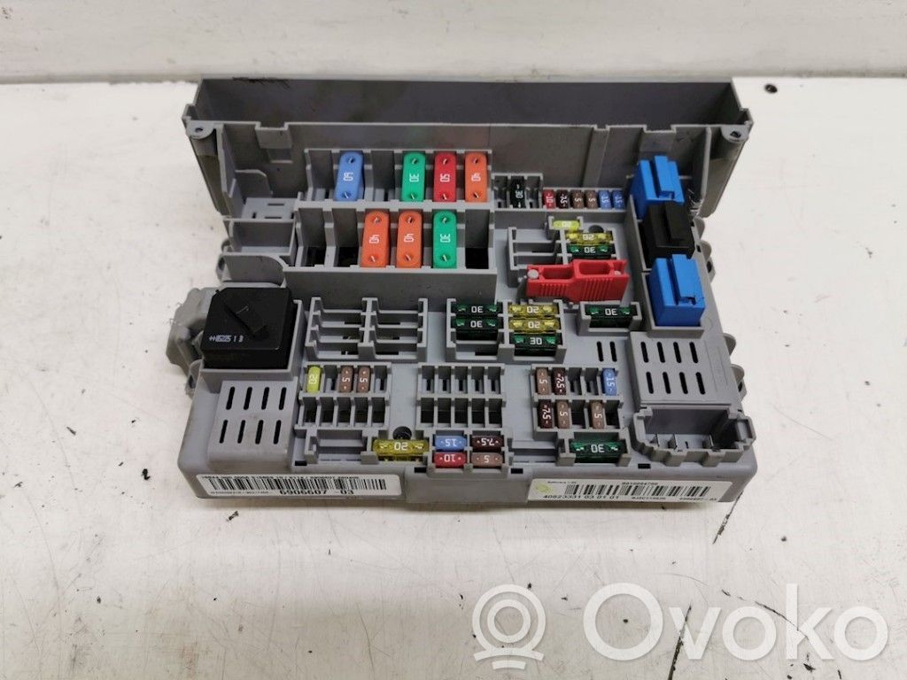 BMW 1 E81 E87 Fuse box set 