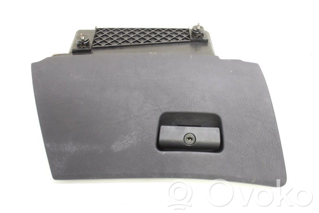 BMW 5 E39 Glove box 