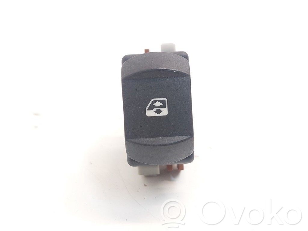 Electric window control switch   108266C,8200108266,108266C,8200108266