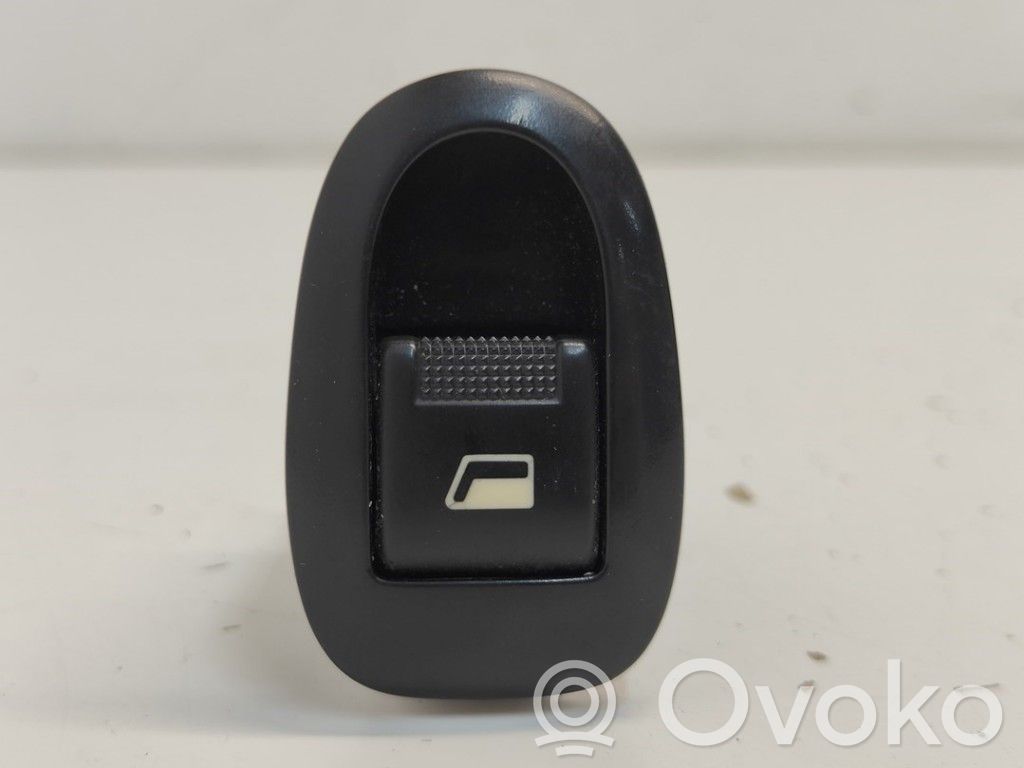 Peugeot 1007 Electric window control switch 