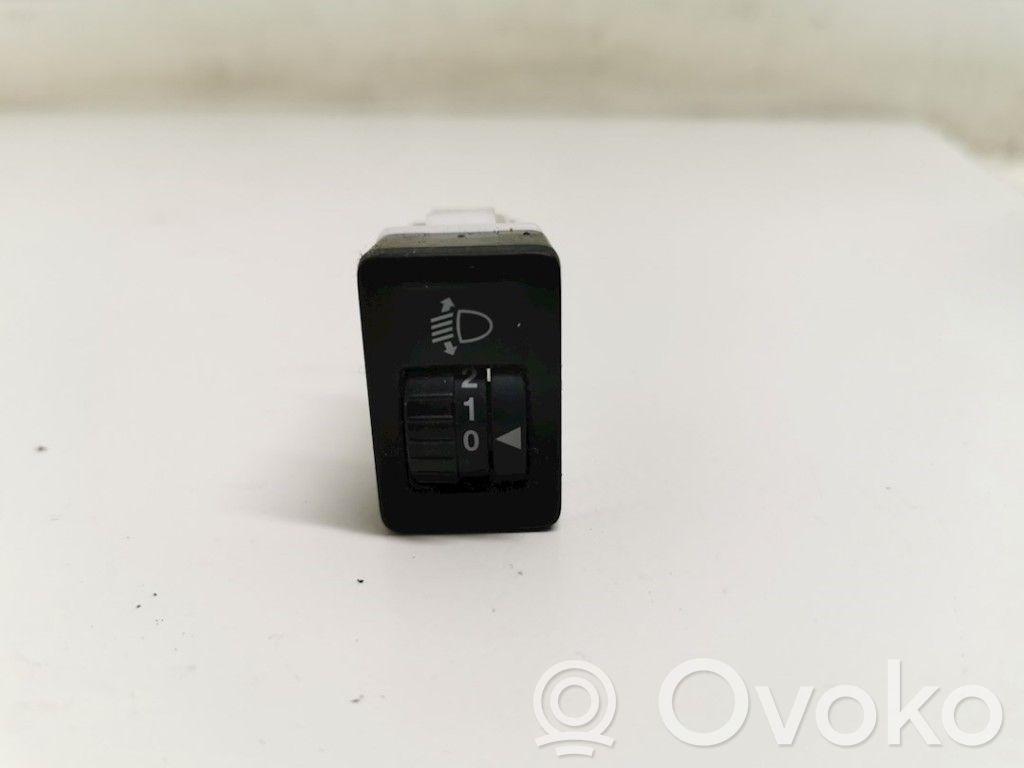 Suzuki Swift I Headlight level height control switch 