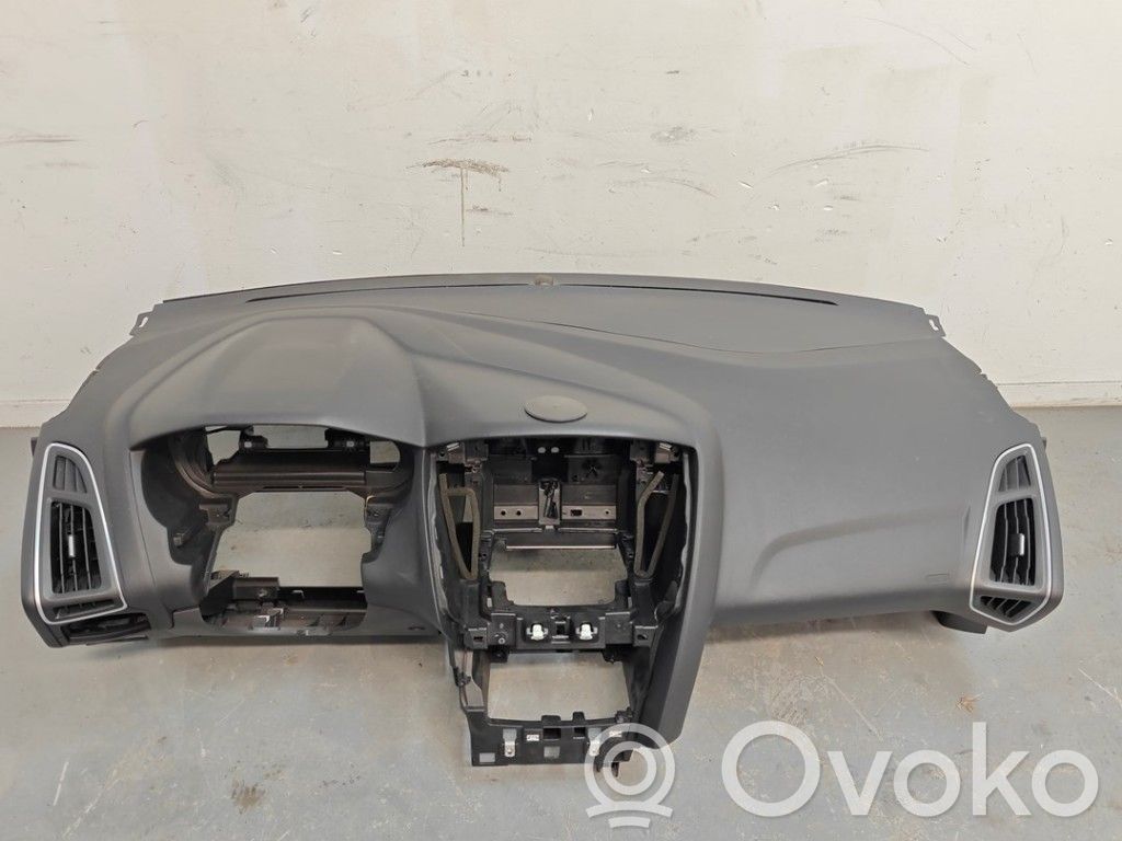 Ford Focus C-MAX Панель 